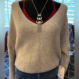 Women’s M Billabong Gray Sweater (tag still on)